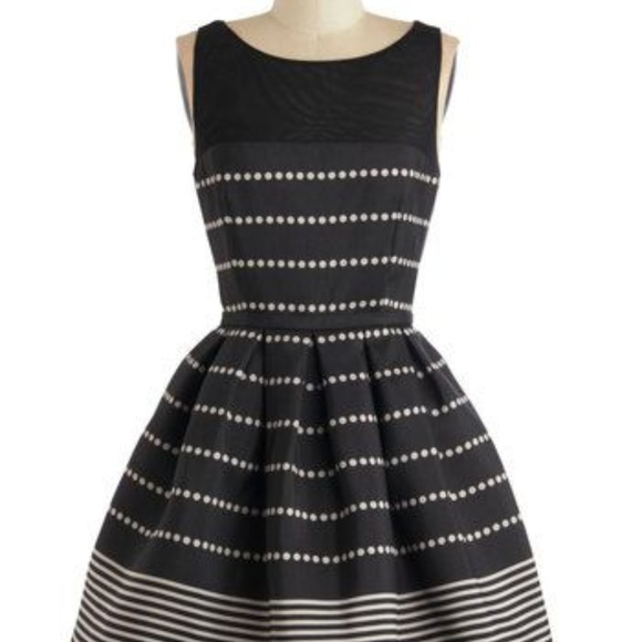 ModCloth Dresses & Skirts - ModCloth Fit/Flare 'Promoting Elegance' Dress - 8